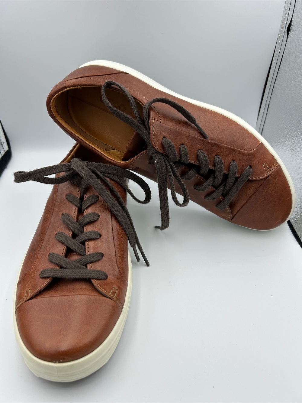 ecco men’s leather sneakers